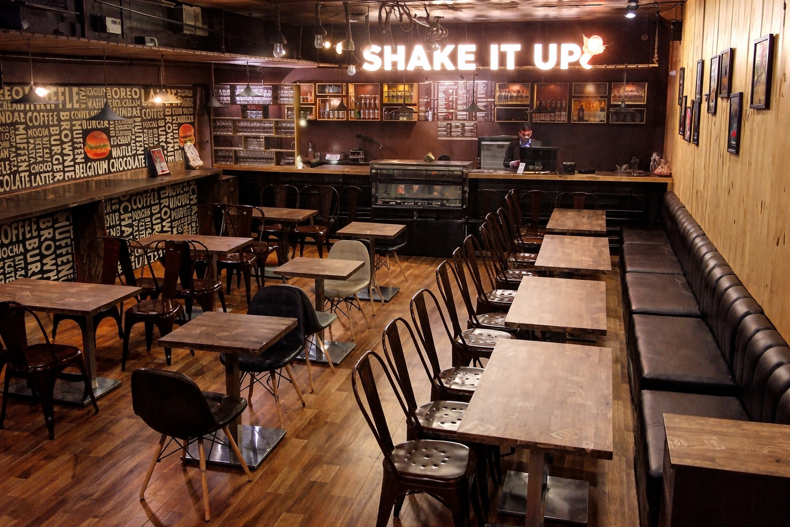 About Shake It Up Cafe Moradabad